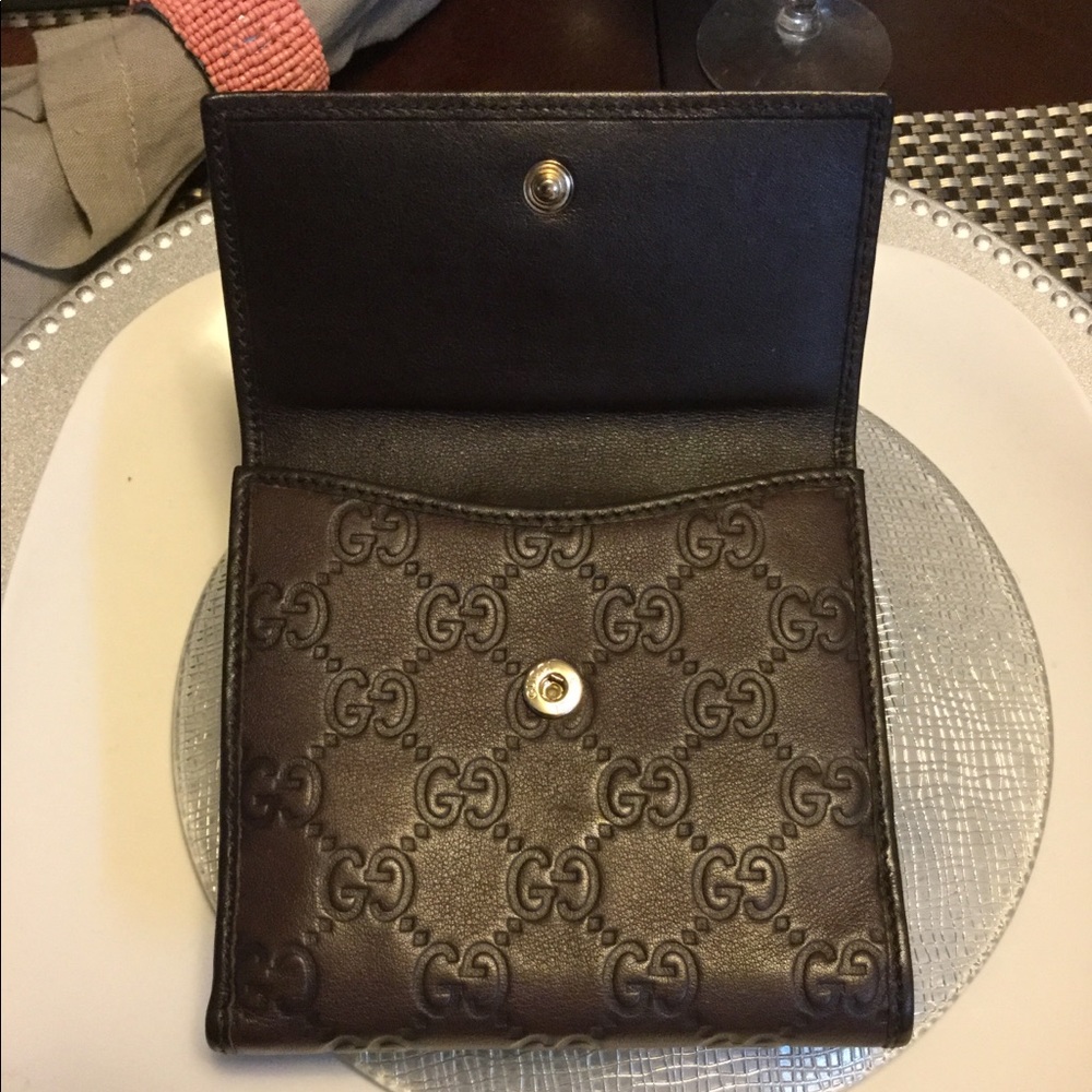 ❌ SOLD ❌ Gucci Bi Fold Wallet - Picture 2 of 8